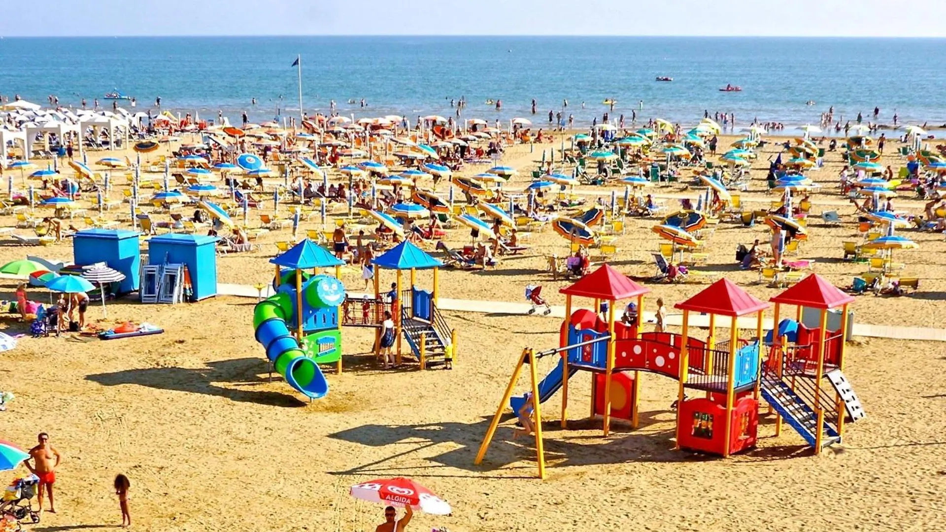Sea View Top Floor Apartment In Bibione